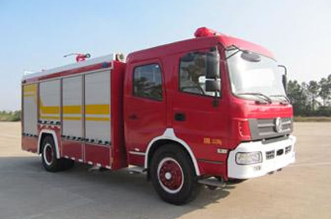 HXF5150GXFSG55型水罐消防车车身侧面图片